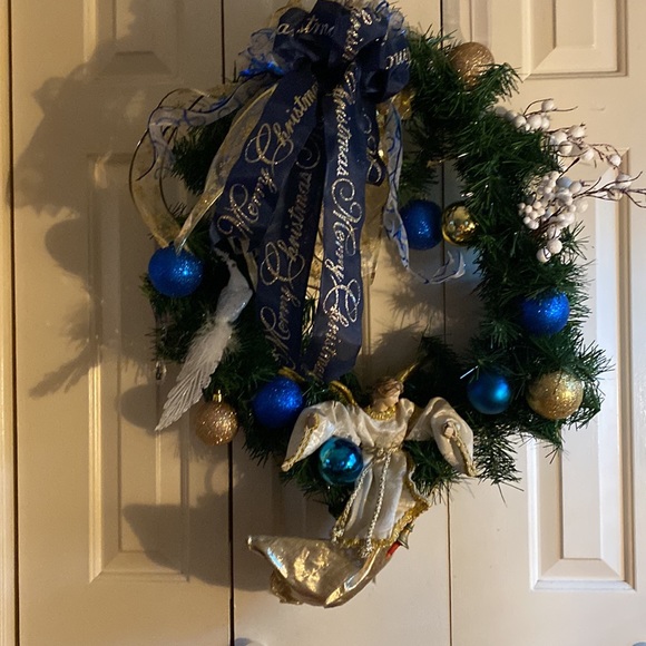 24” snowy Christmas wreath $75.00 - Picture 5 of 10